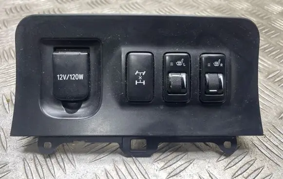 Toyota Land Cruiser (J120) Transfer box differential control unit 58831 6002060040