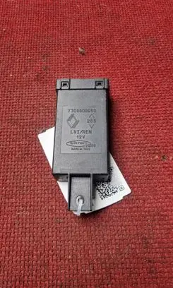 Renault Safrane Door control unit/module 7700808950