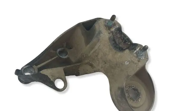 Audi A6 S6 C6 4F Engine mounting bracket 4F0199352E
