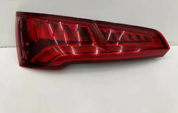 Tailgate rear/tail lights
