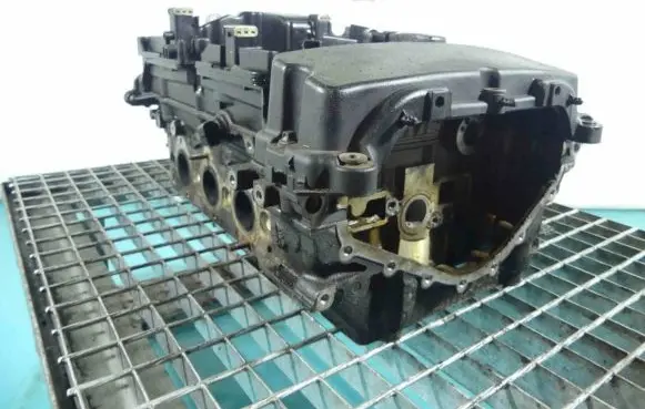 Engine head