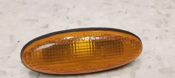 Mazda 323 Front fender indicator light E2013141
