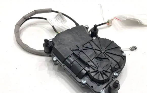 BMW 5 G30 G31 G38 Tailgate boot lock/latch motor 7383561