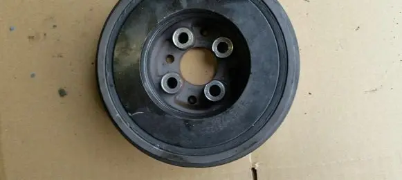 Volkswagen Transporter - Caravelle T5 Crankshaft pulley 038105243