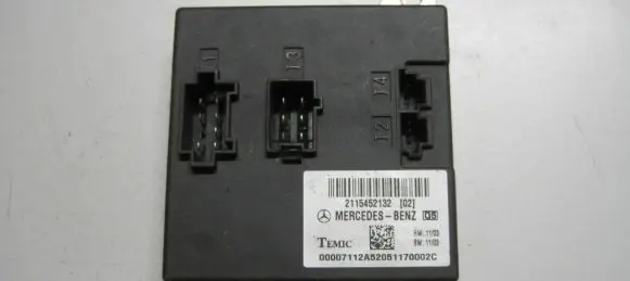 Mercedes-Benz E W211 Comfort/convenience module A2115452132