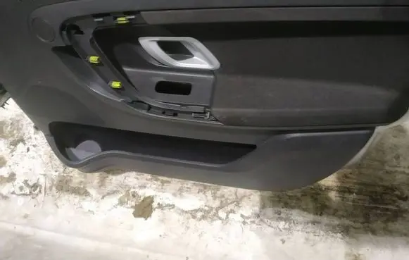 Skoda Fabia Mk2 (5J) Front door card panel trim 