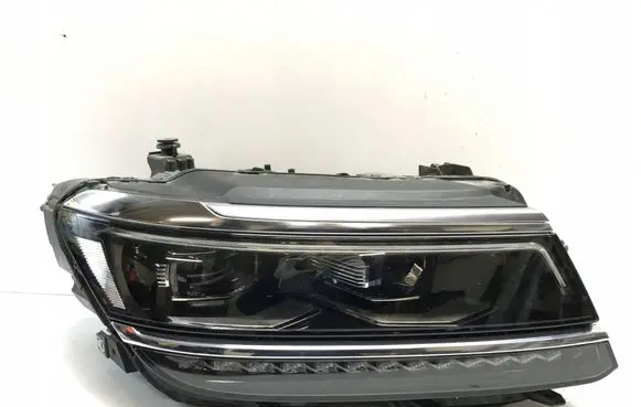 Volkswagen Tiguan Headlight/headlamp 5NB941082A