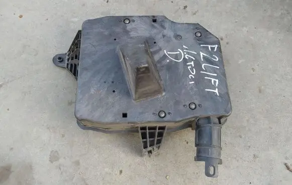 Ford Focus Intake resonator 
