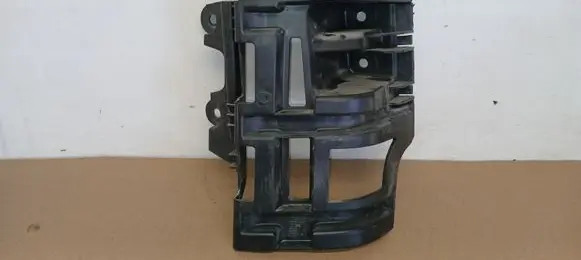 Peugeot 5008 Rear bumper mounting bracket 2005726 9686252880