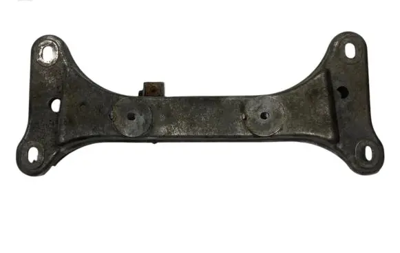 BMW 1 E81 E87 Engine mounting bracket 6778058