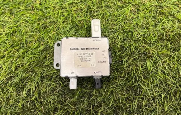 Mercedes-Benz CLS AMG C219 Aerial antenna amplifier A2208271842