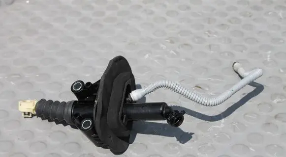 Nissan Qashqai J12 Clutch slave cylinder 306106UB0AJ12 306106UB0A