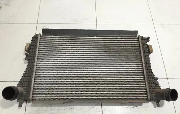 Volkswagen PASSAT B7 Intercooler radiator NOCODE