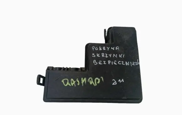 Nissan Qashqai Fuse box cover