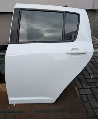Suzuki Swift I Rear door