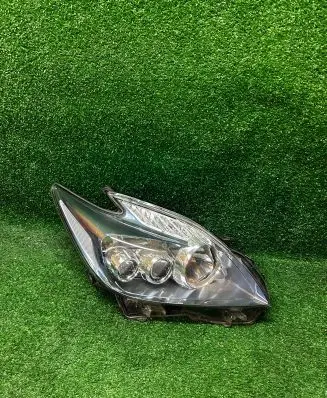 Toyota Prius+ (ZVW40) Headlight/headlamp