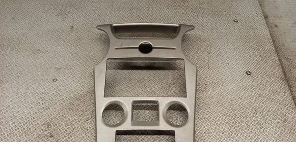 KIA Carens II Radio/GPS head unit trim 