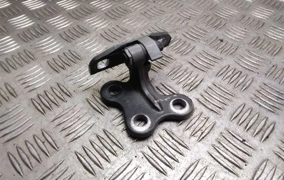 Volvo V60 Front door lower hinge 31218515