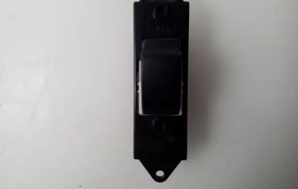 Mitsubishi Pajero Electric window control switch MR587944