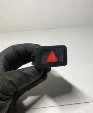 Volkswagen Golf IV Hazard light switch 1J0953235A 1J0959621B 1J0953235E