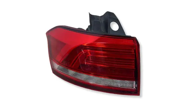 Volkswagen PASSAT B8 Rear/tail lights 3G9945311 195293