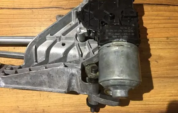 Ford Fiesta Wiper motor 8a6117b571bb 0390241575
