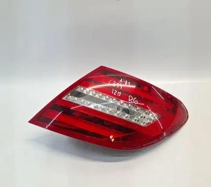Mercedes-Benz C W204 Rear/tail lights 2049060503