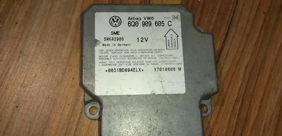 Volkswagen PASSAT B5.5 Airbag control unit/module 6q0909605c 5wk42900