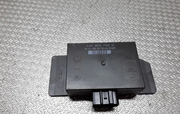Volkswagen Golf IV Comfort/convenience module 1J0959799H