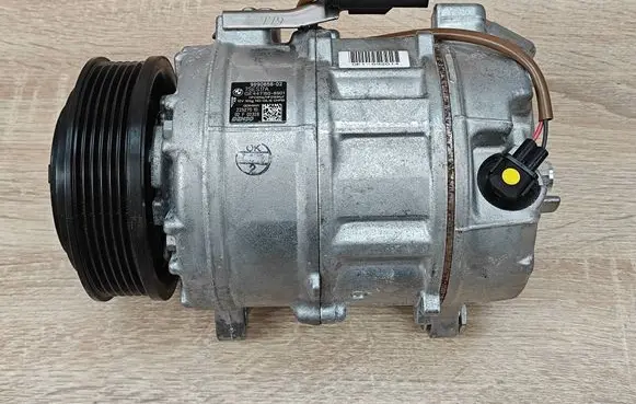 BMW 8 G16 Air conditioning (A/C) compressor (pump) 9890656