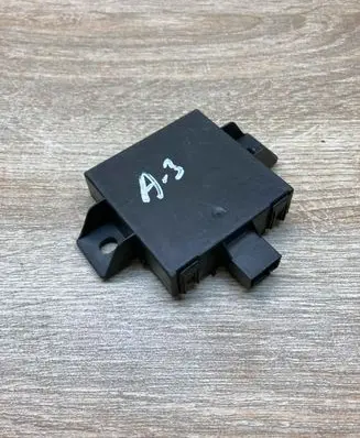 Audi A3 S3 8P Alarm control unit/module 1K0907719