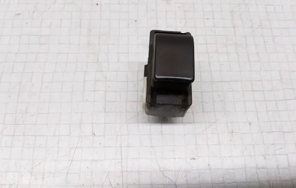 Nissan Almera Electric window control switch