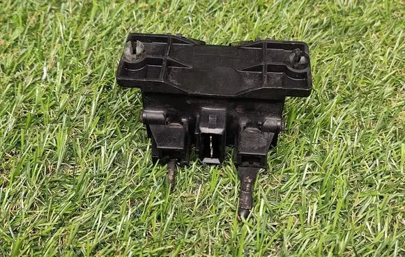 Volkswagen Golf III Glow plug pre-heat relay 191911261B 899011