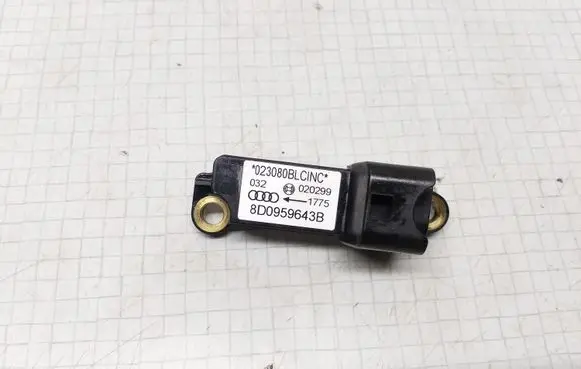 Audi A4 S4 B5 8D Airbag deployment crash/impact sensor 8D0959643B
