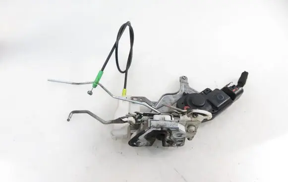Peugeot 107 Front door lock 