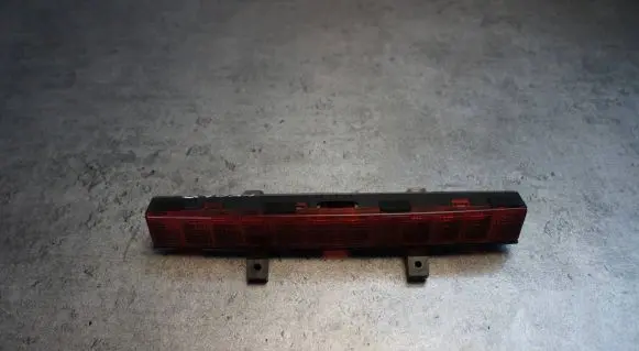 Infiniti Q70 Y51 Third/center stoplight