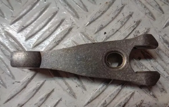 Ford Mondeo MK IV Fuel Injector clamp holder