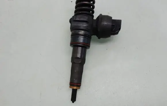 Ford Galaxy Fuel injector 038130073AK
