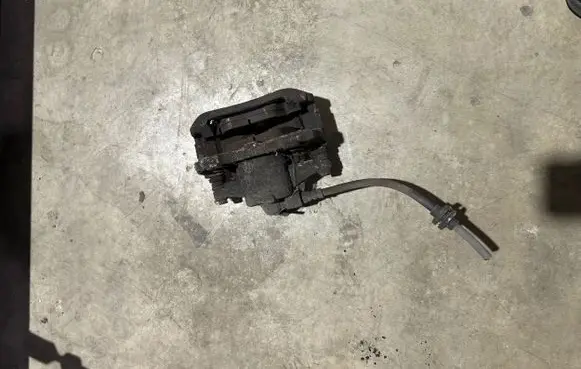 Peugeot Bipper Front brake caliper