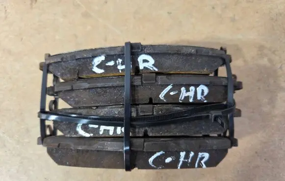 Toyota C-HR I Brake pads (front) 00000066