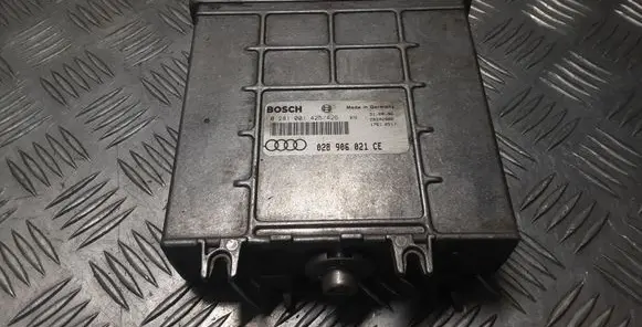 Audi A4 S4 B5 8D Engine control unit/module 028906021CE 0281001425