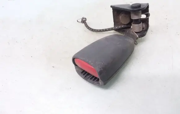 Volvo XC70 Rear seatbelt buckle 9191997