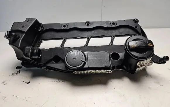 Volkswagen Tiguan Rocker cam cover 03L103469