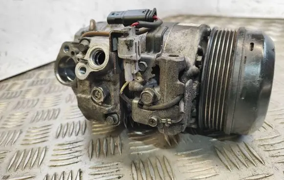 Mercedes-Benz C W204 Air conditioning (A/C) compressor (pump) 4472807090 09P12452 HFC134A