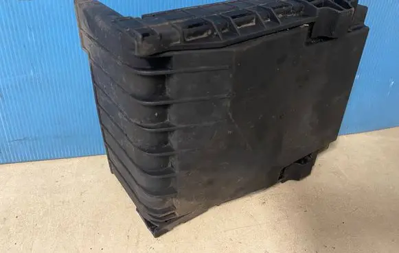 Skoda Octavia Mk2 (1Z) Fuse box cover 1K0937132F
