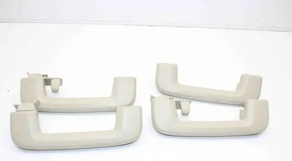 Volvo V60 A set of handles for the ceiling 