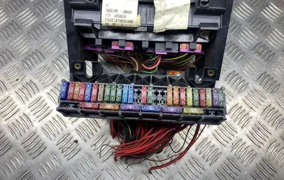 Volkswagen Sharan Fuse box set 14A301AA 288041470651