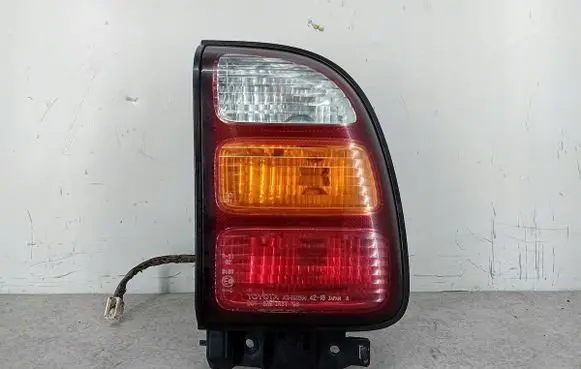 Toyota RAV 4 (XA10) Rear/tail lights T21R