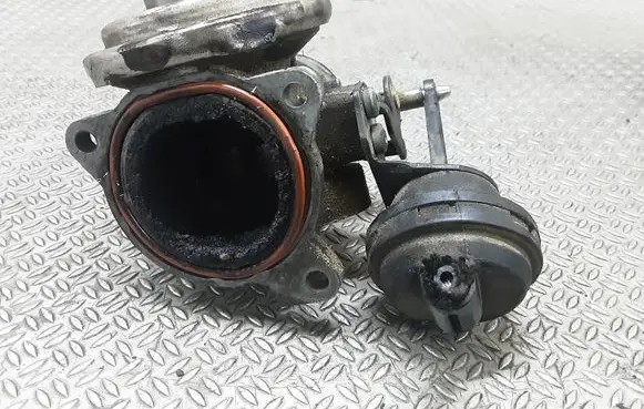 Skoda Octavia Mk1 (1U) EGR valve 038129637
