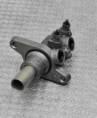 Citroen C4 I Picasso Master brake cylinder 9654002180 03355815253